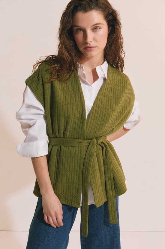 Gilet sans manches ceintur&eacute;;${refinementColor}