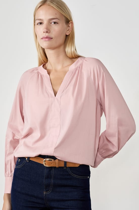 Blouse col V;${refinementColor}