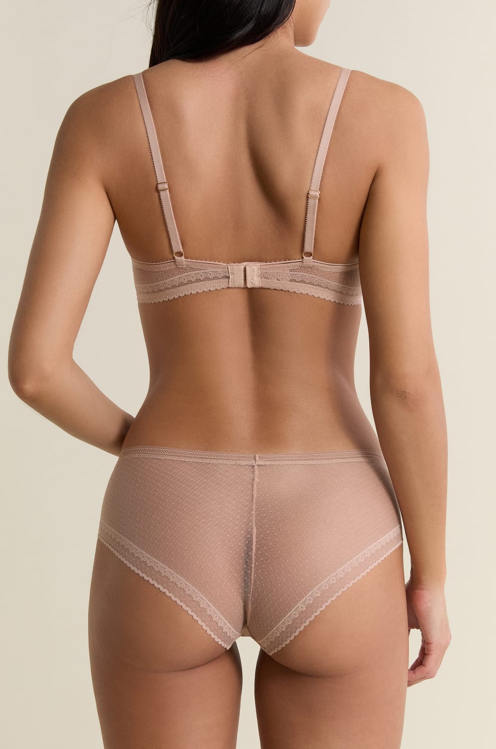 Shorty avec d&eacute;tails en dentelle;${refinementColor}