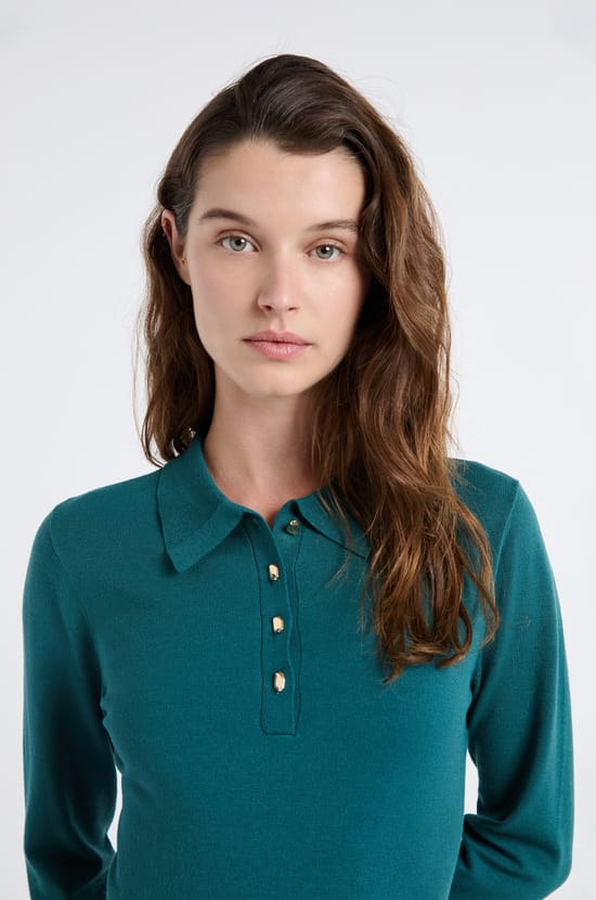 Robe manches longues avec boutons dor&eacute;s;${refinementColor}