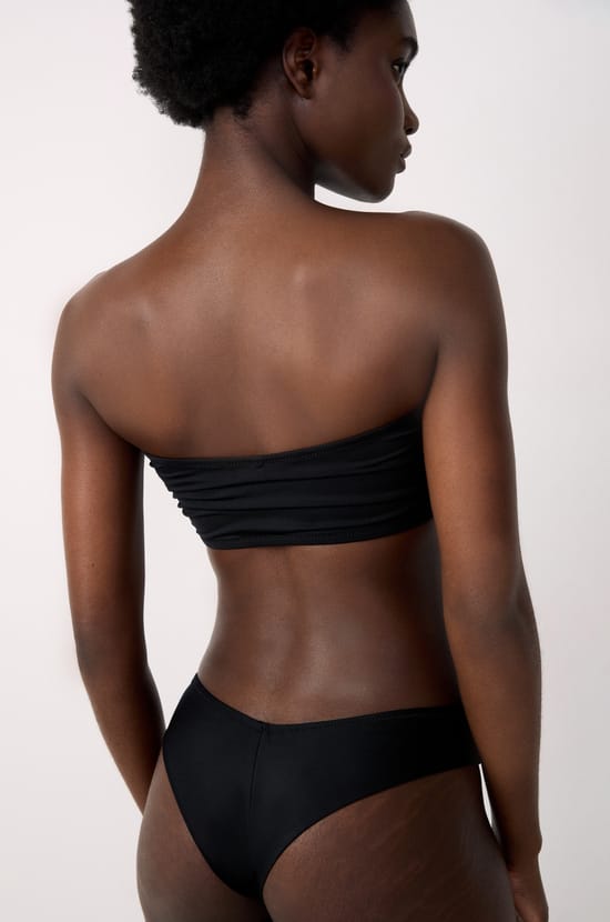 Bandeau haut de maillot détail anneau satiné;${refinementColor}