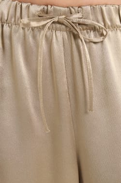 Pantal&oacute;n wide leg de cr&ecirc;pe;${refinementColor}