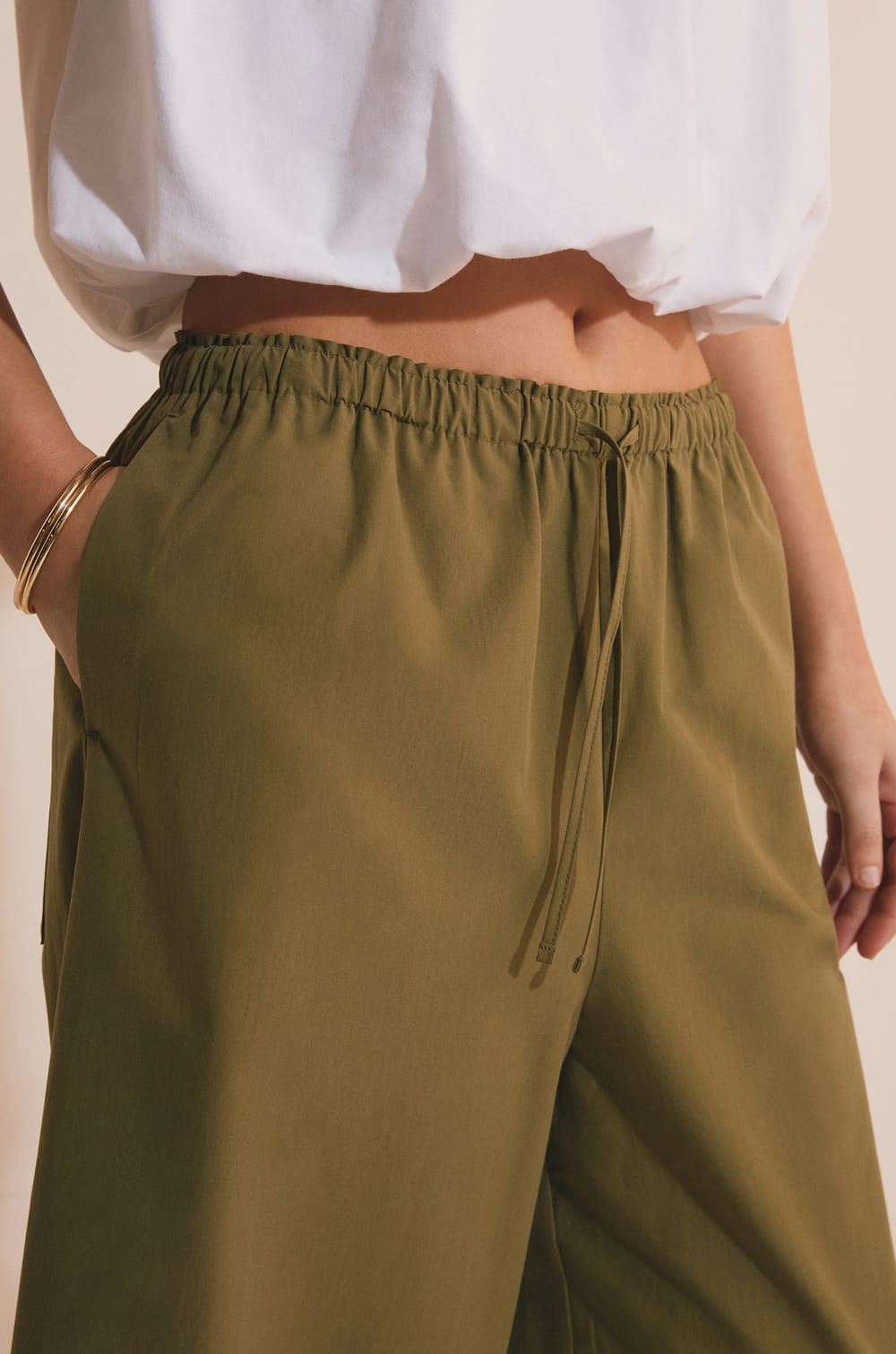 Pantalon &eacute;lastiqu&eacute; en coton;${refinementColor}