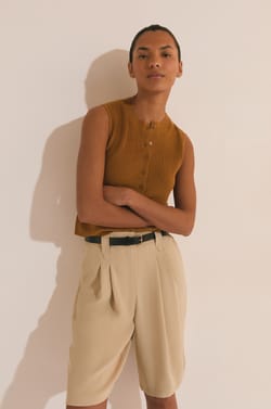 Cardigan sans manches;${refinementColor}