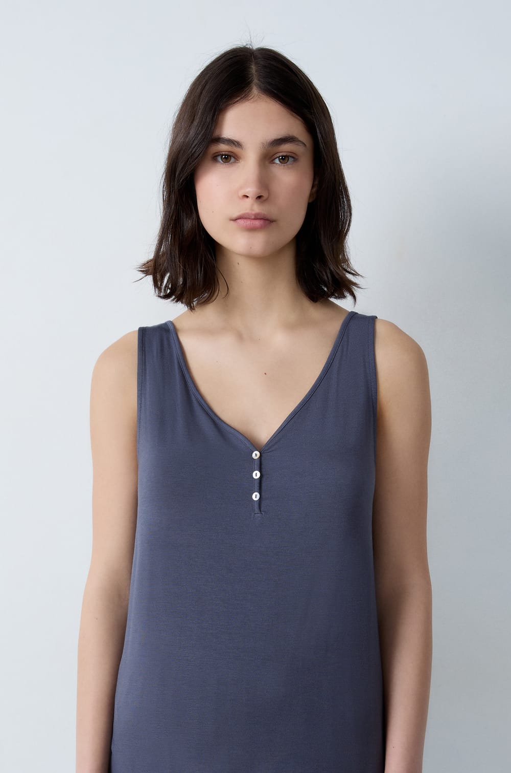   Camiseta de tirantes lisa;${refinementColor}