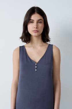   Camiseta de tirantes lisa;${refinementColor}
