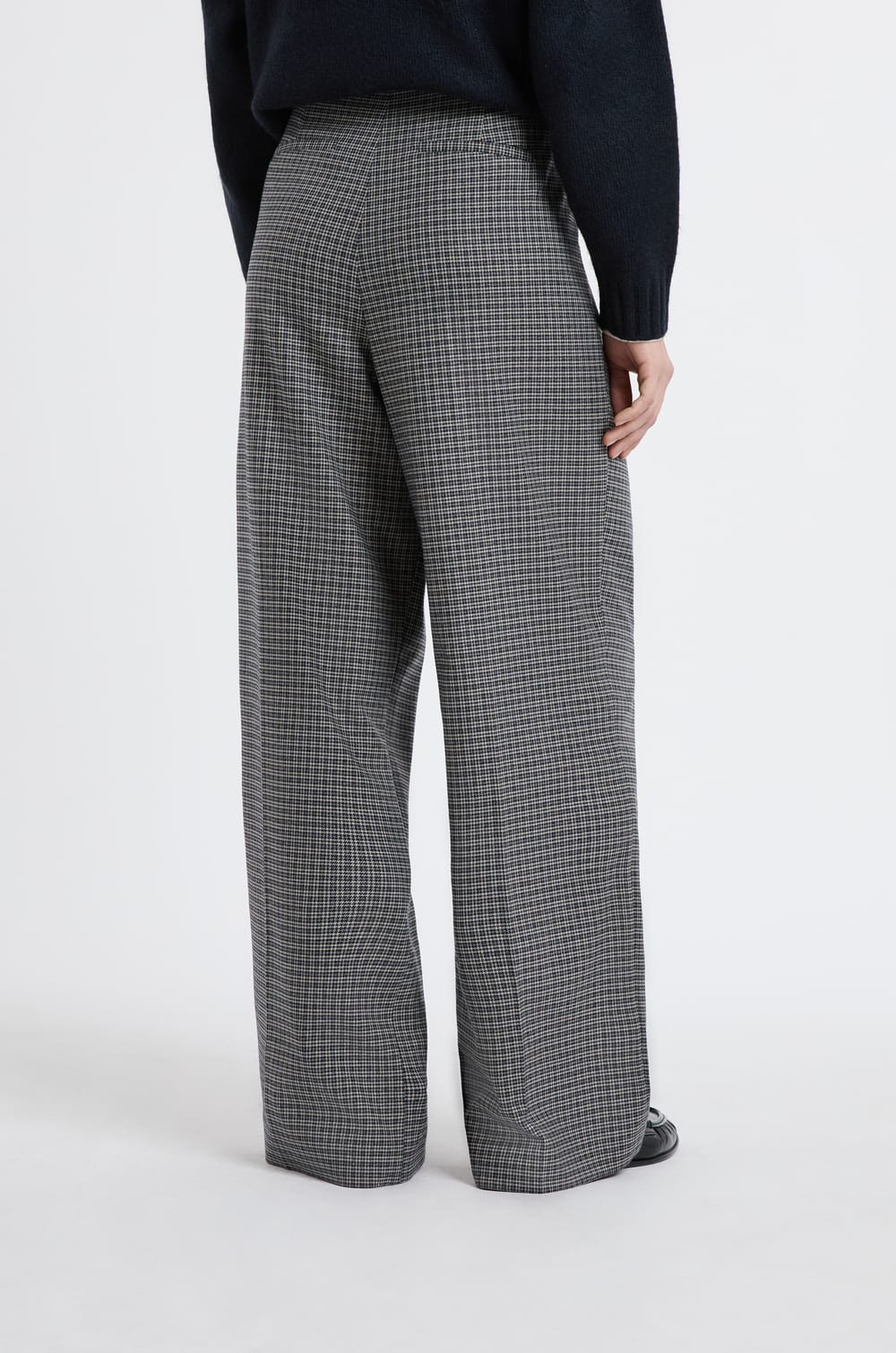 Wide-Leg Checked Trousers;${refinementColor}