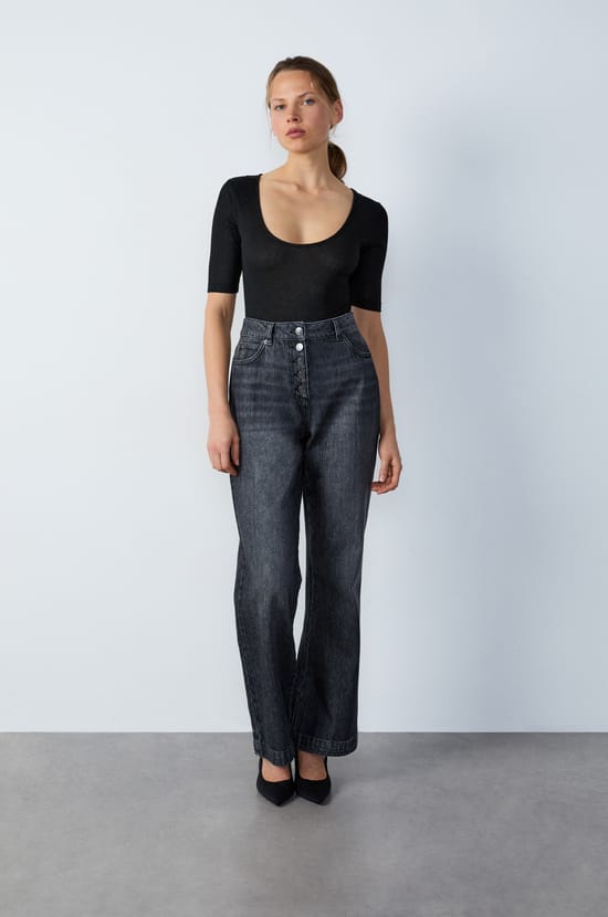 Body manches courtes;${refinementColor}