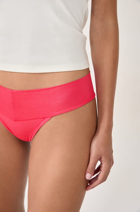 Tanga en microfibre;${refinementColor}
