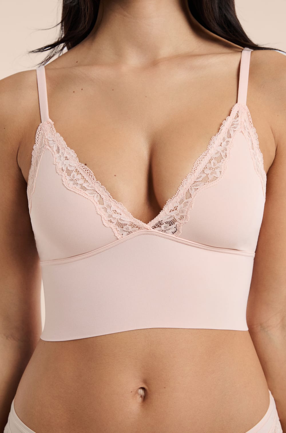 Triangle Bra in Microfibre and Lace;${refinementColor}