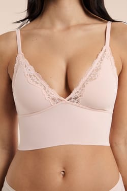 Triangle Bra in Microfibre and Lace;${refinementColor}