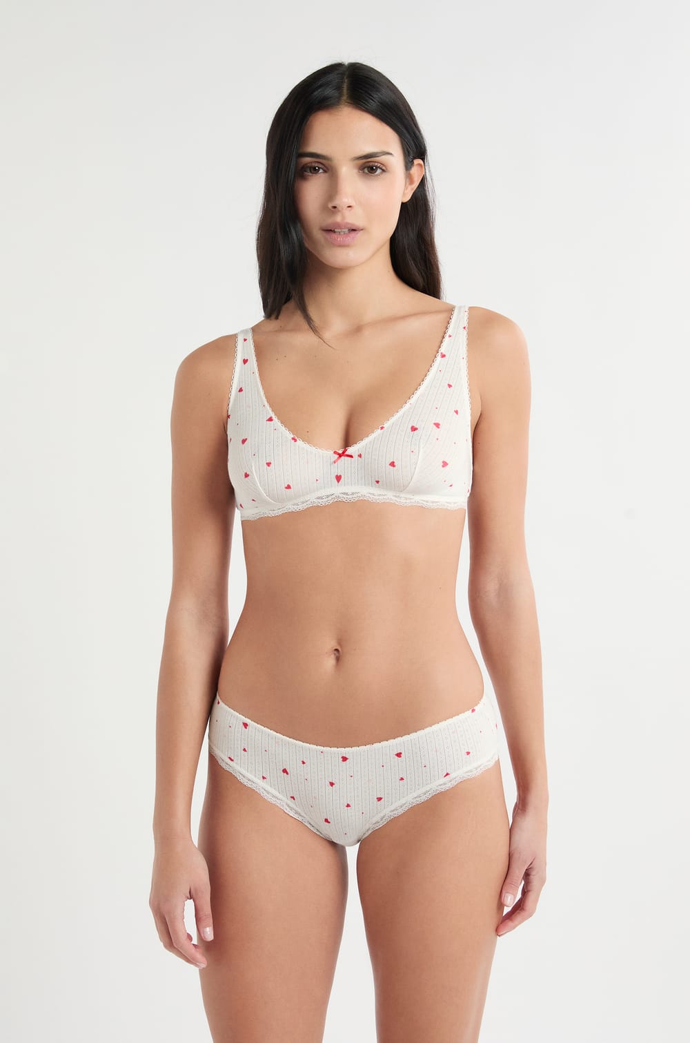 Brassi&egrave;re en pointelle &agrave; motifs c&oelig;urs;${refinementColor}