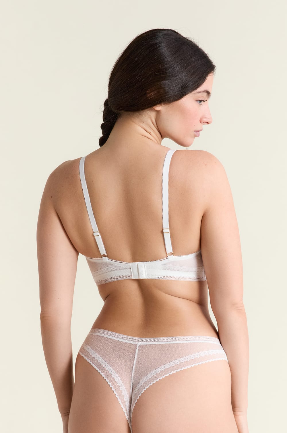 Soutien-gorge triangle sans armatures avec d&eacute;tails en dentelle;${refinementColor}
