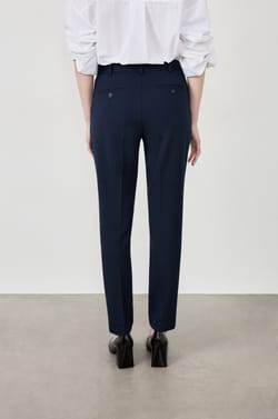 Pantalon coupe cigarette;${refinementColor}
