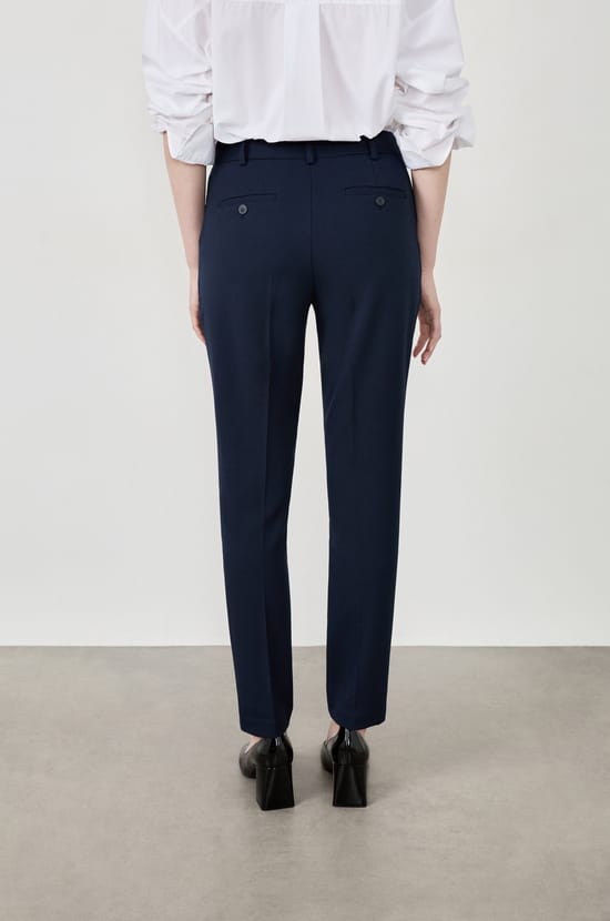 Trousers with a cigarette cut;${refinementColor}