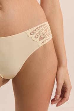 Soutien-gorge N.4 - Le coques fines en broderie;${refinementColor}