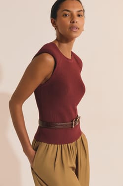 Pull sans manches en maille fine;${refinementColor}