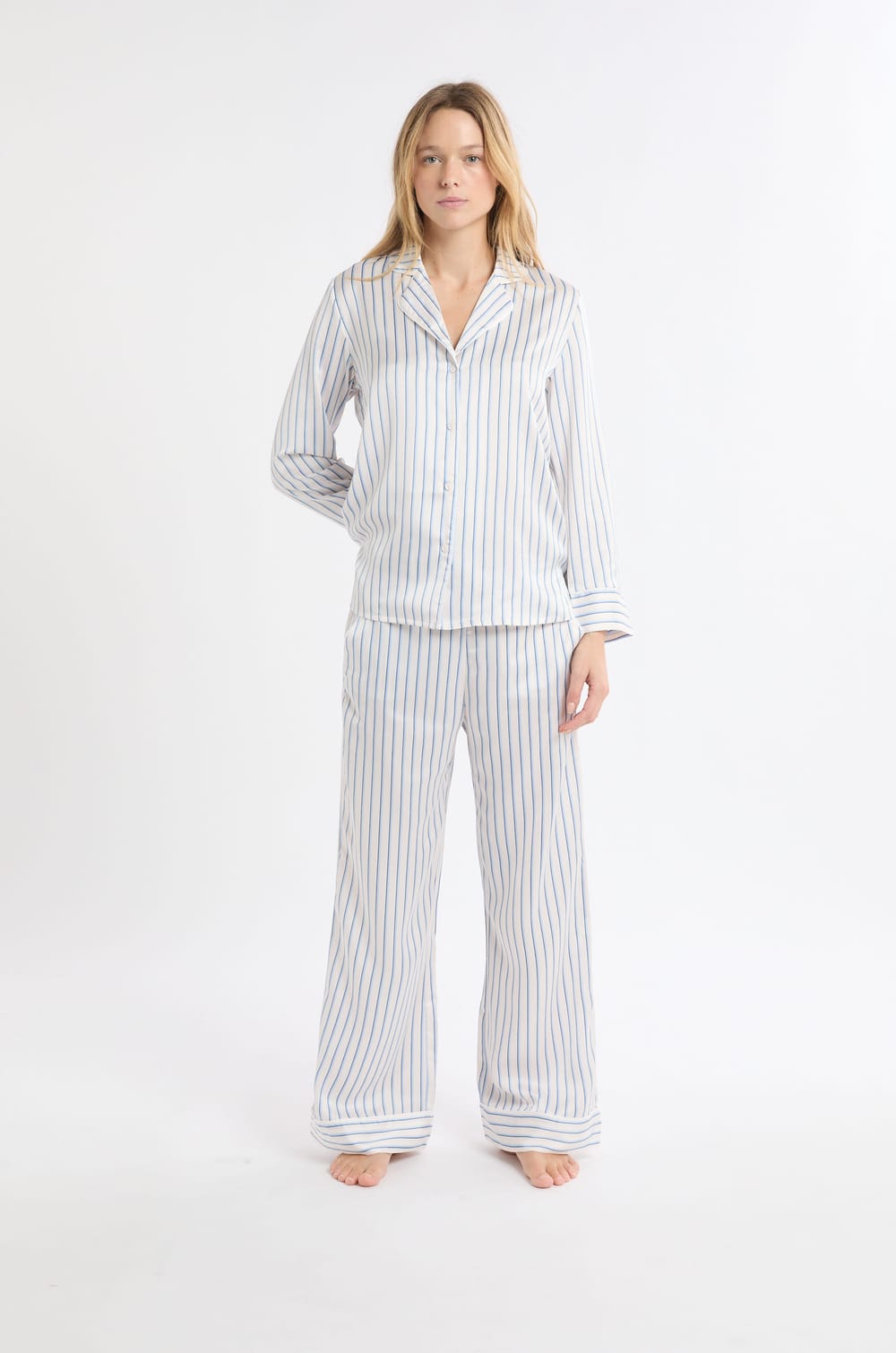 Chemise de pyjama à rayures en satin;${refinementColor}