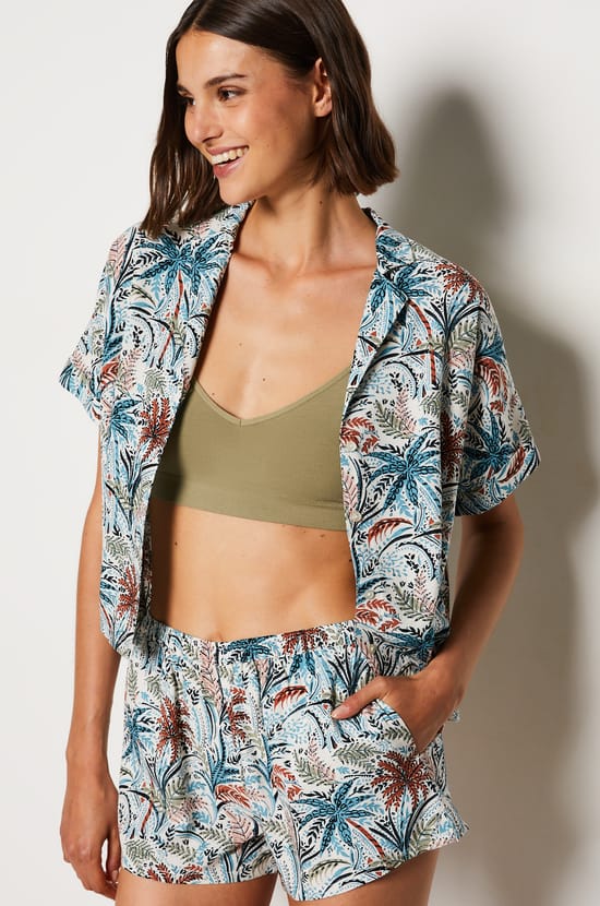 Short-sleeved pyjama shirt with palm print;${refinementColor}