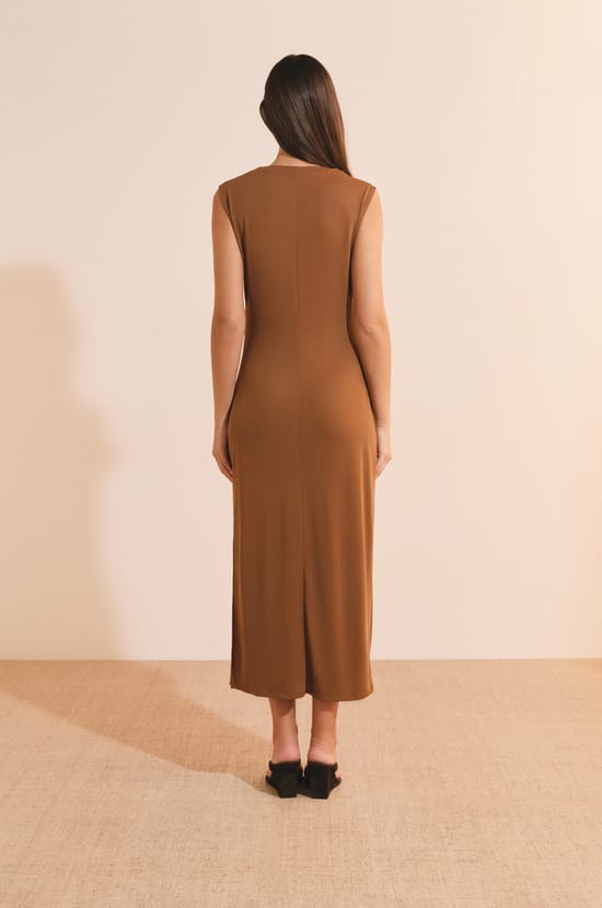 Robe longue drap&eacute;e;${refinementColor}
