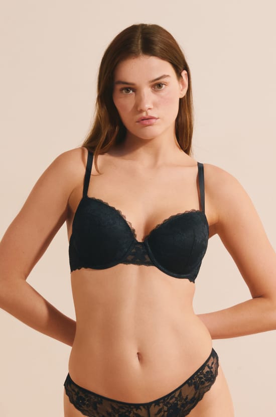 Soutien-gorge coques fines avec broderie;${refinementColor}