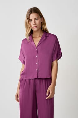 Camisa de sat&eacute;n de manga corta;${refinementColor}