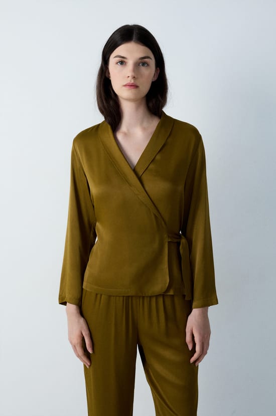 Chemise de pyjama à nœud lisse;${refinementColor}
