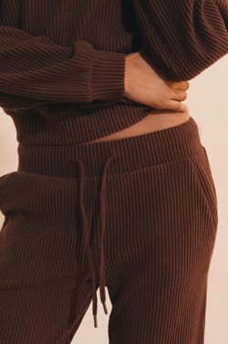 Pantalon de pyjama en velours c&ocirc;tel&eacute;;${refinementColor}