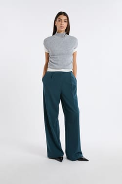 Pull sans manches col montant;${refinementColor}