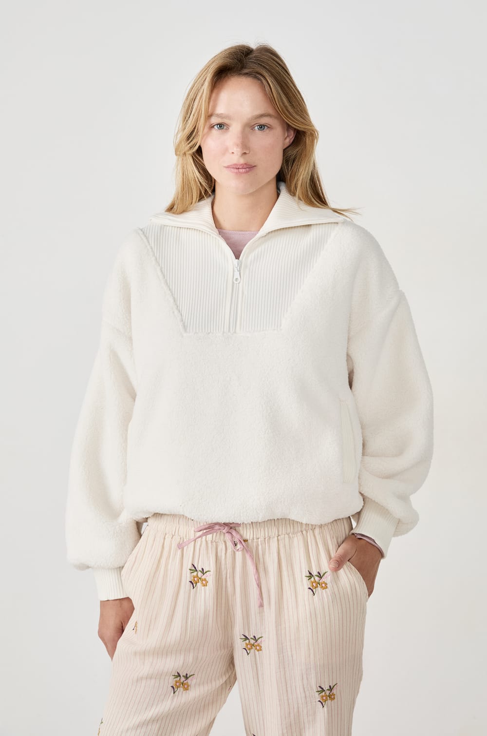 Sweat avec fermeture éclair;${refinementColor}