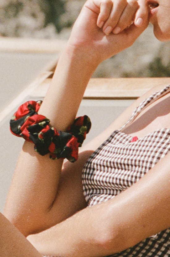Chouchou &agrave; motif floral;${refinementColor}