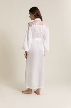 D&eacute;shabill&eacute; long satin&eacute; avec ceinture;${refinementColor}