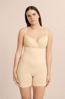 Formendes Slip mit hoher Taille &ndash; mittlerer Halt;${refinementColor}