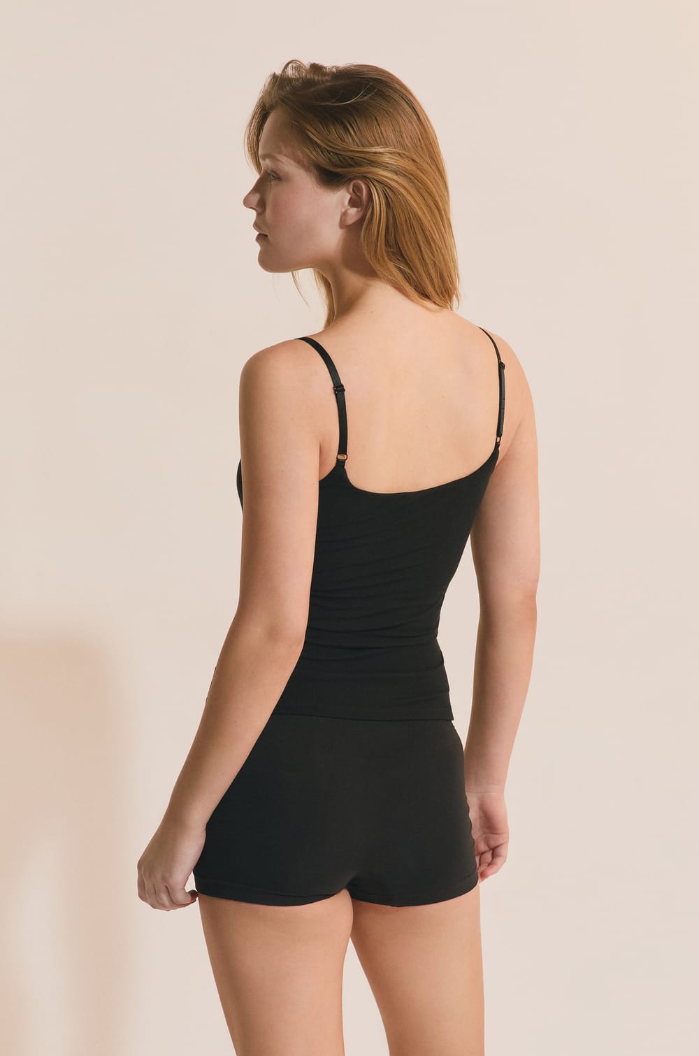 Camisole mit integriertem BH;${refinementColor}