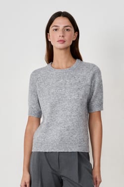 Pull manches courtes;${refinementColor}