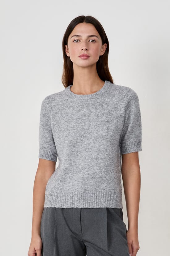 Pull manches courtes;${refinementColor}