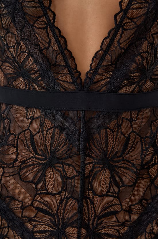 Wireless Lace Bodysuit;${refinementColor}
