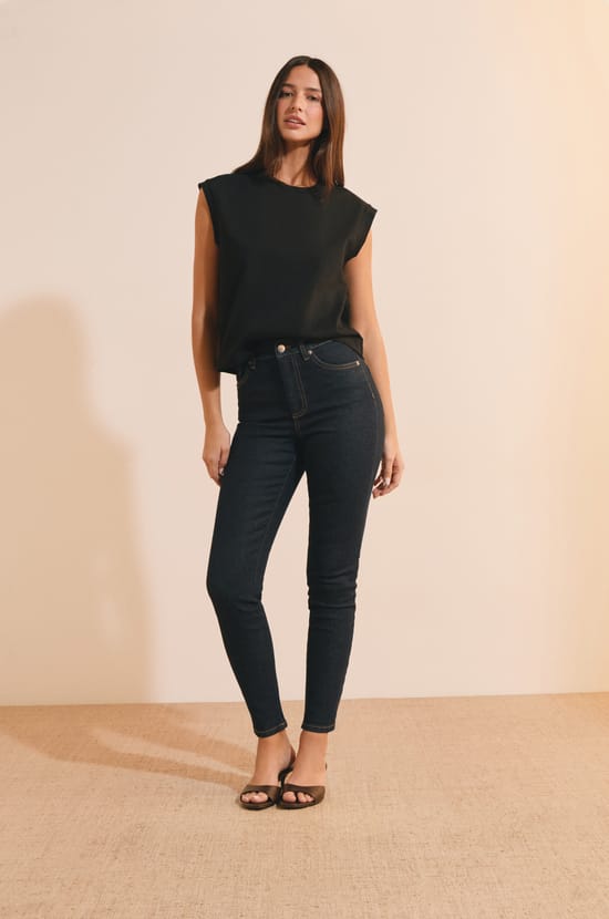 Slim Cut Jeans;${refinementColor}