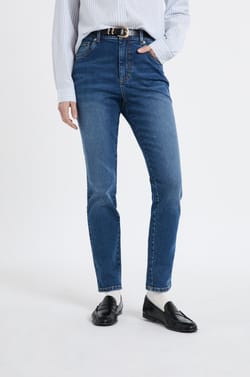 Slim Cut Jeans;${refinementColor}