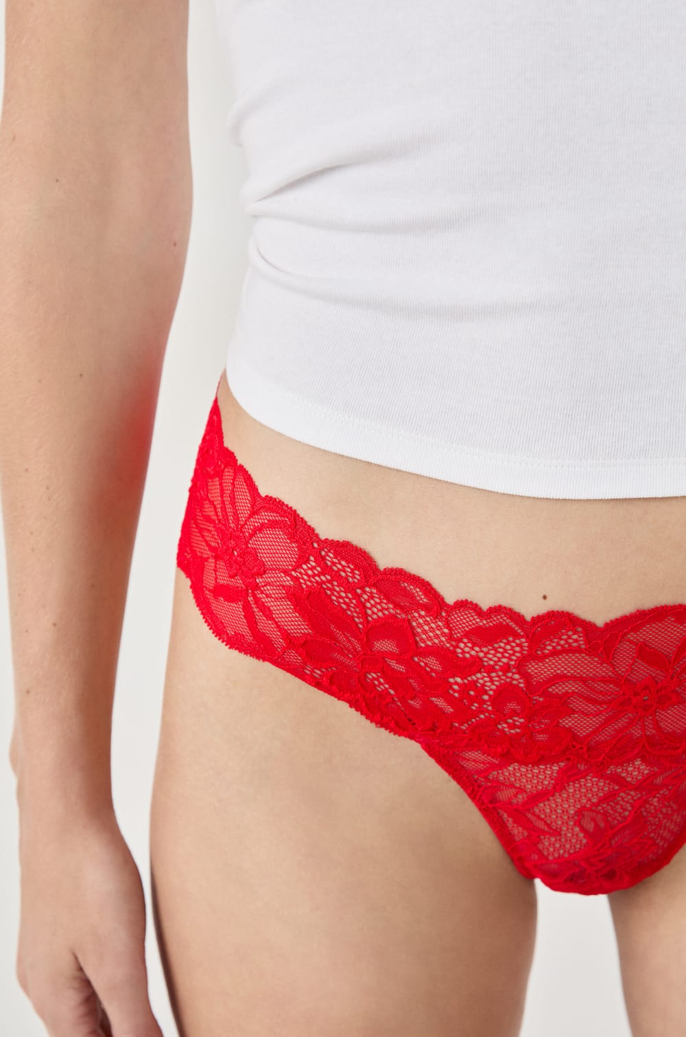 Lace Thong;${refinementColor}