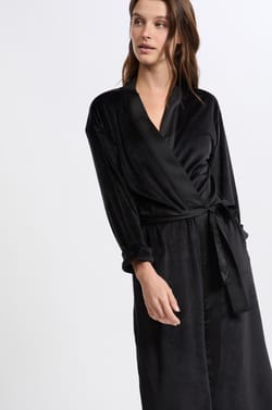 Velvet Robe;${refinementColor}