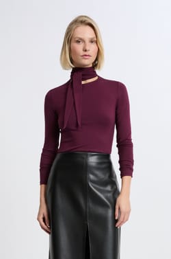 Camiseta de manga larga con cuello con lazada de algod&oacute;n;${refinementColor}