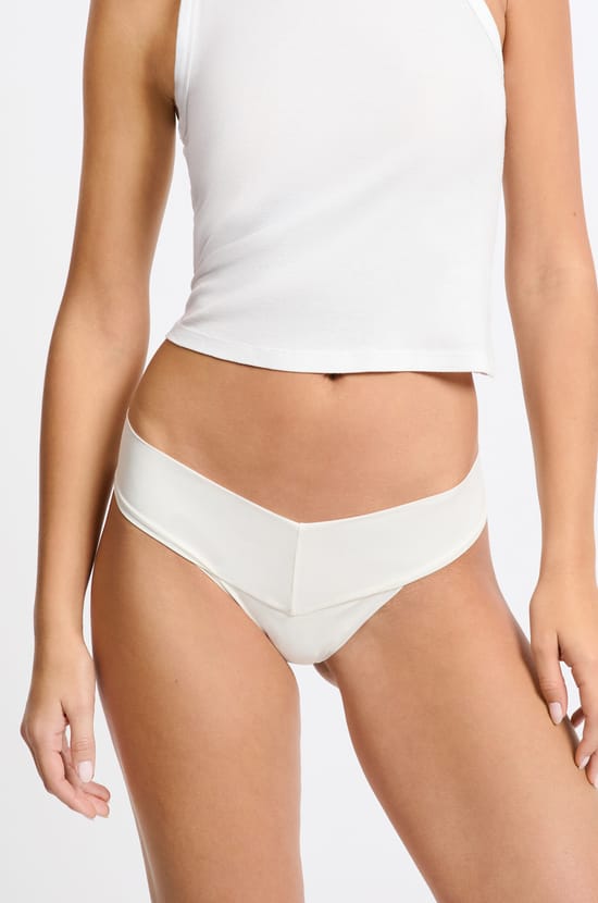 Tanga en microfibre;${refinementColor}