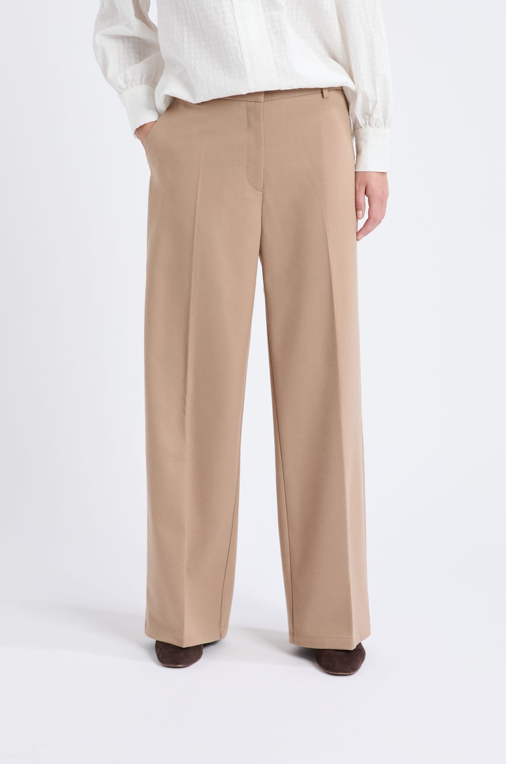 Wide Straight Trousers;${refinementColor}