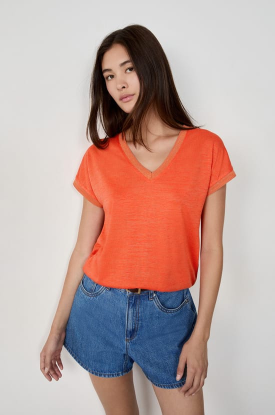 V-neck Short-Sleeved T-shirt;${refinementColor}