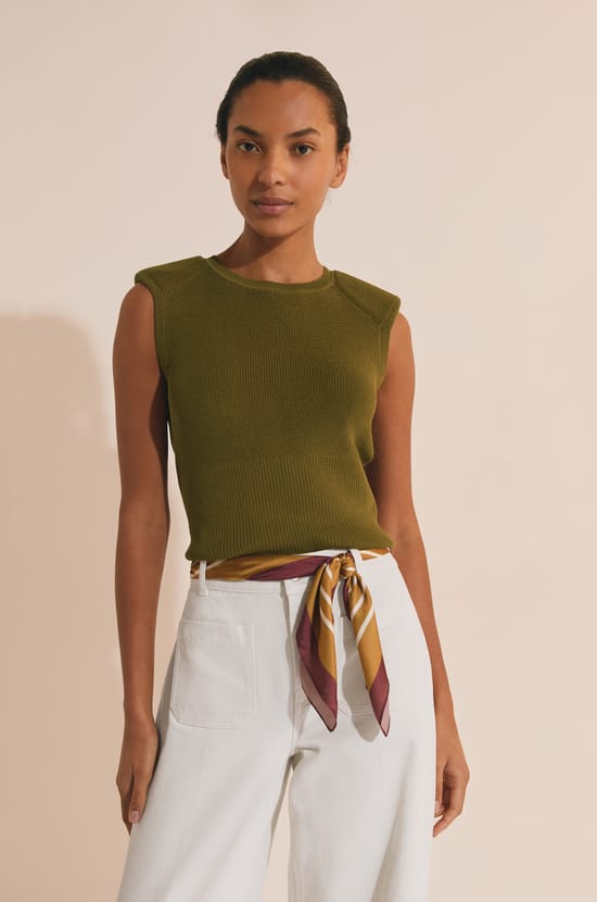 Pull sans manches en maille fine;${refinementColor}