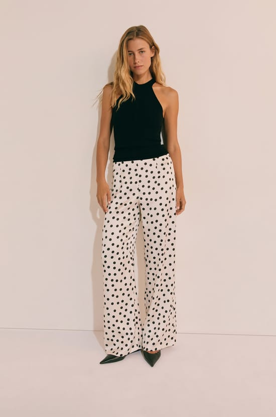 Pantalon droit satin&eacute; &agrave; pois;${refinementColor}