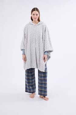 Poncho à manches 3/4;${refinementColor}