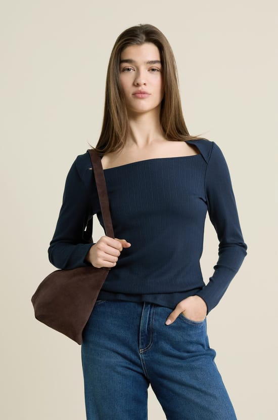 T-shirt manches longues encolure carr&eacute;e;${refinementColor}