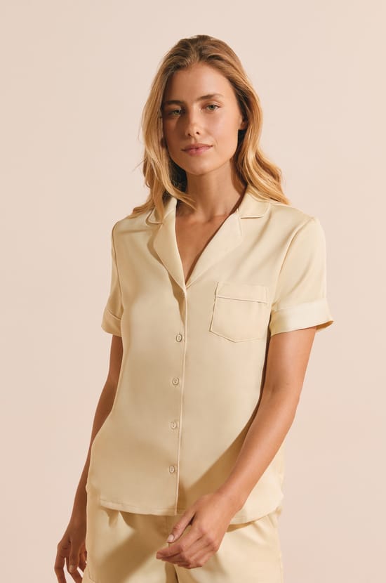 Chemise de nuit manches courtes satin&eacute;e;${refinementColor}